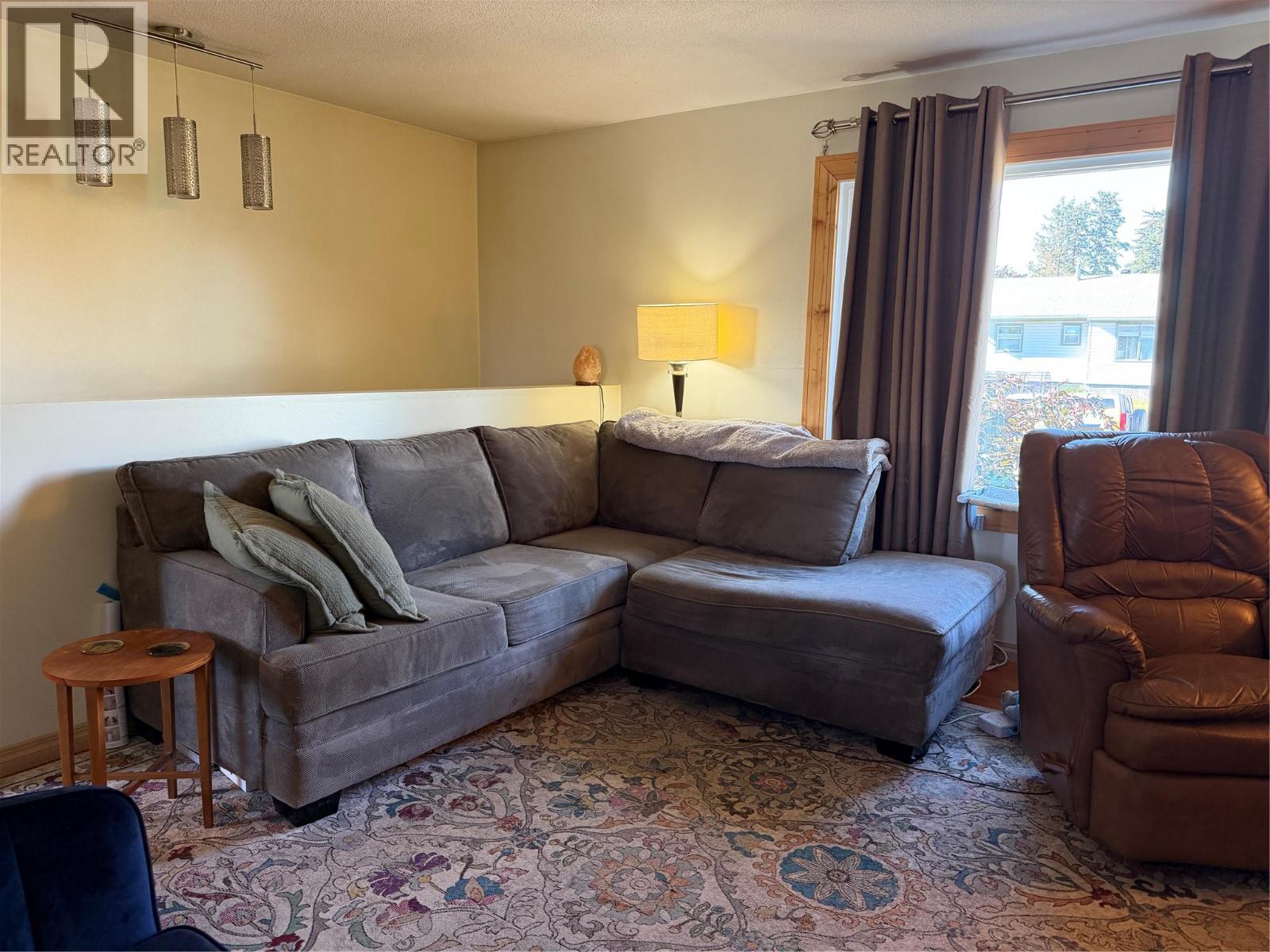 1121 96A Avenue - 2