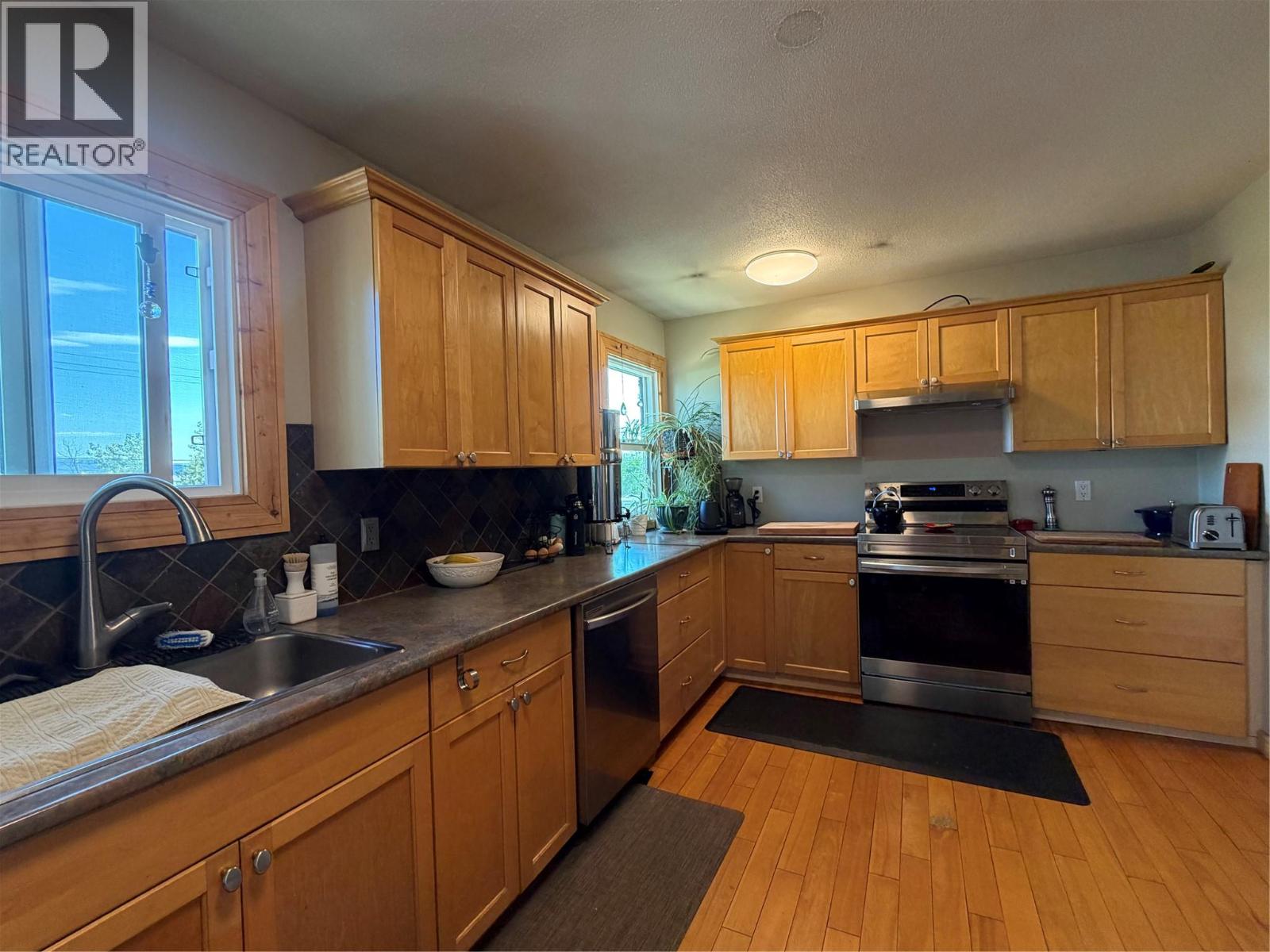 1121 96A Avenue - Image 4