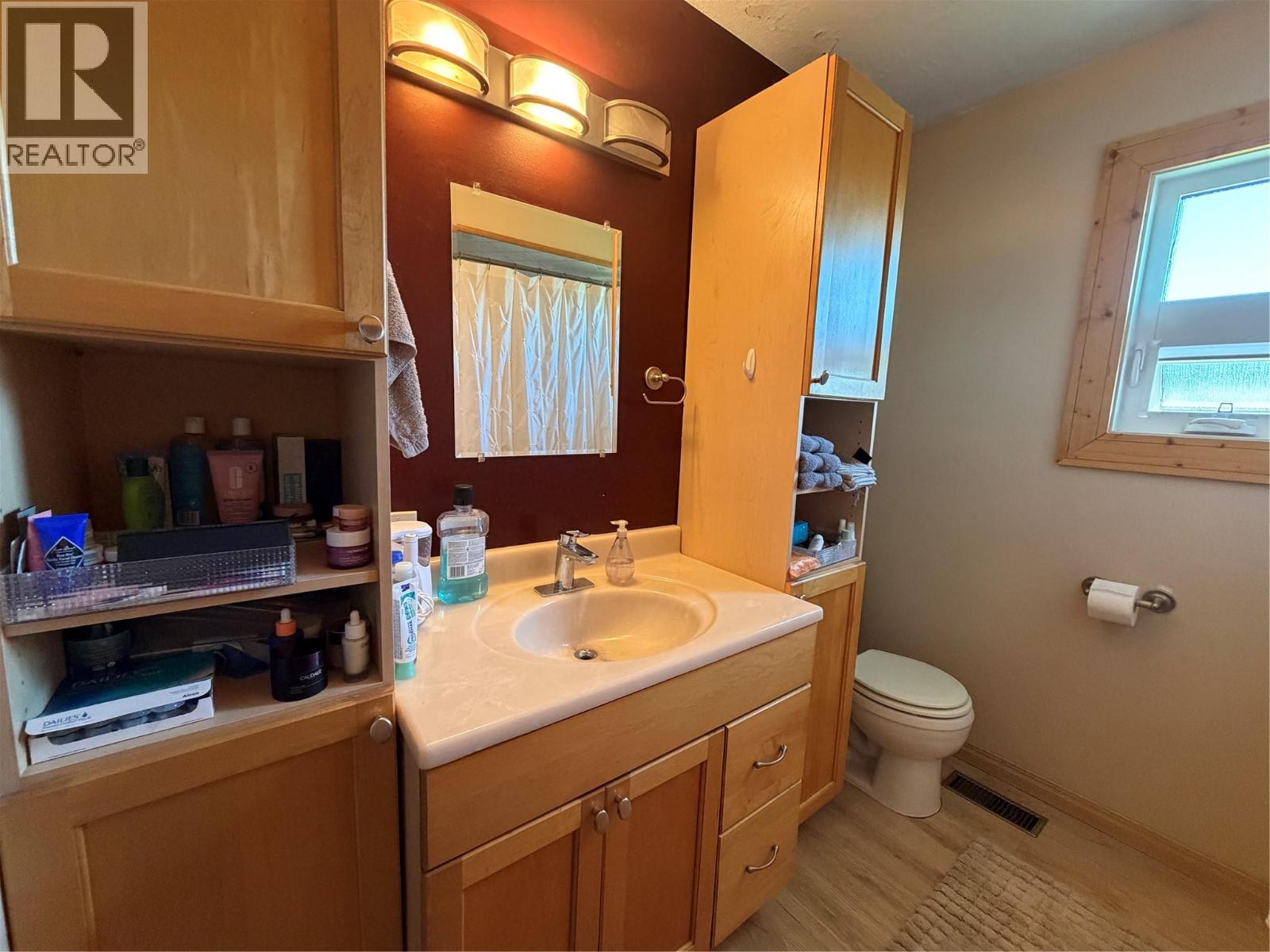 1121 96A Avenue - Image 8