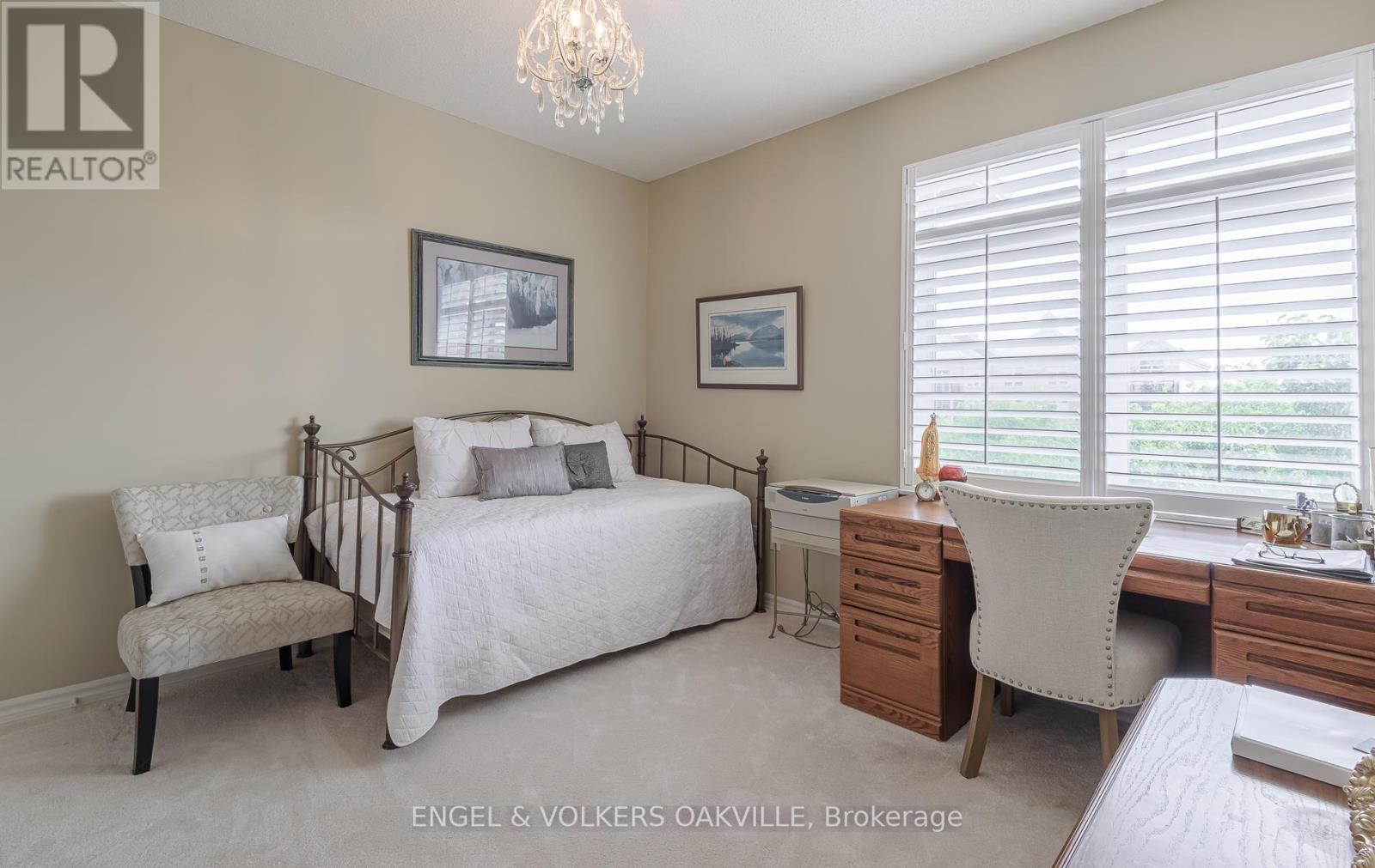 #404 391 PLAINS ROAD E - 26