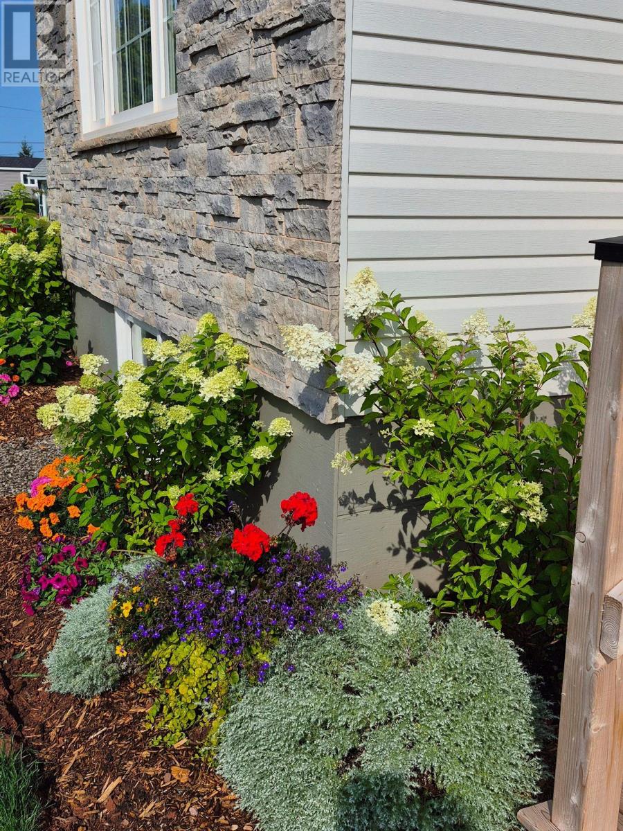 44 MacDonald Shore Road, West Point — photo 2