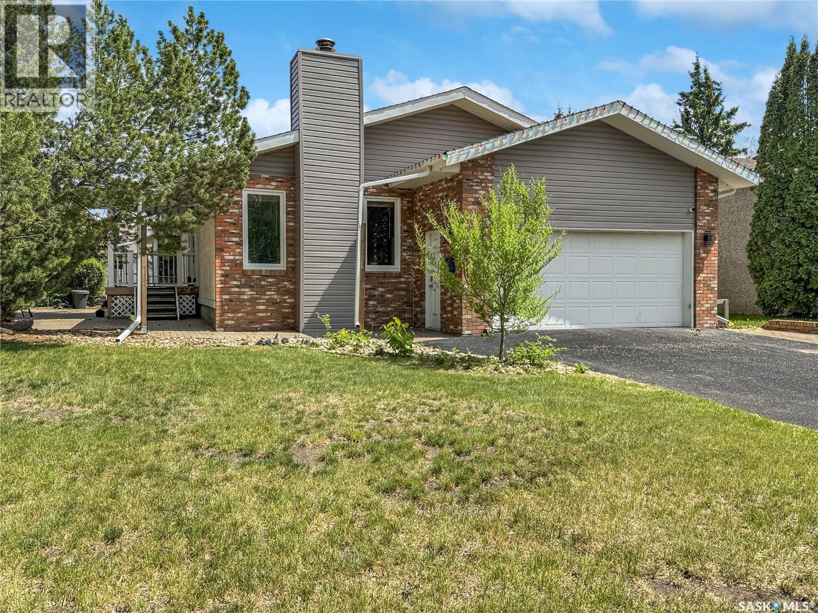 10818 Meighen CRESCENT