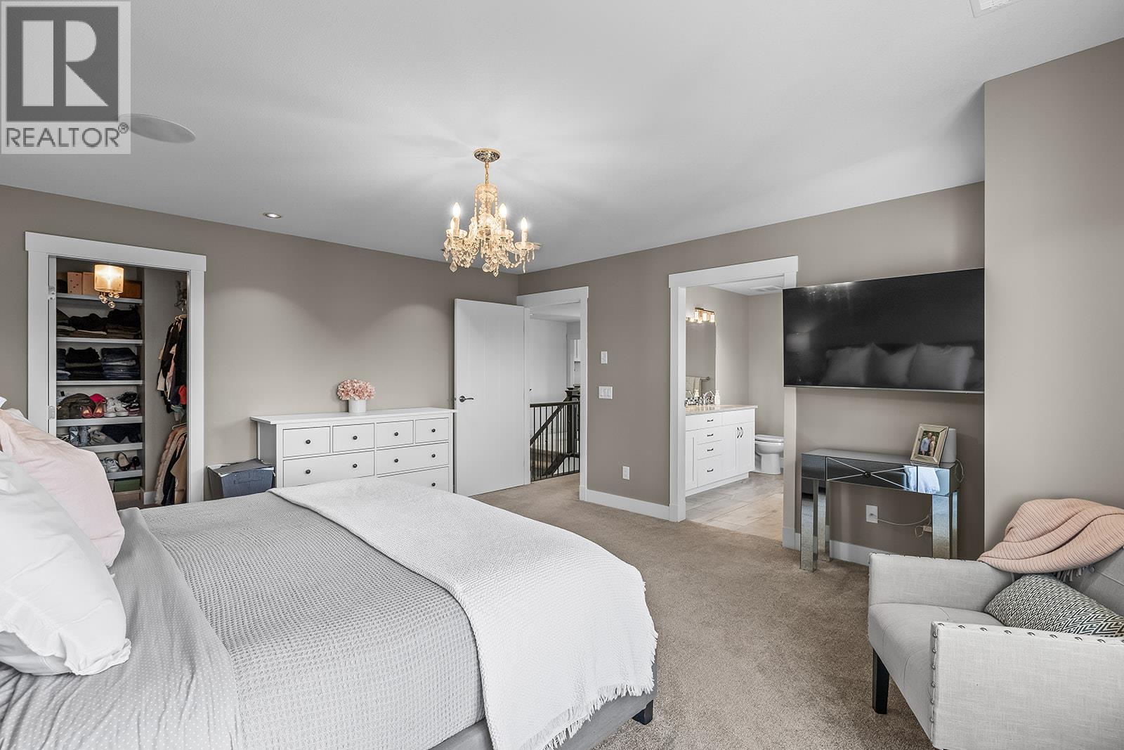 2401 Tallus Heights Drive - Image 31