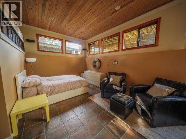 1586/1592 VANCOUVER BLVD - Image 13