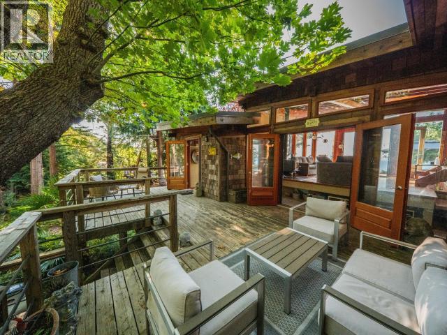 1586/1592 VANCOUVER BLVD - 2