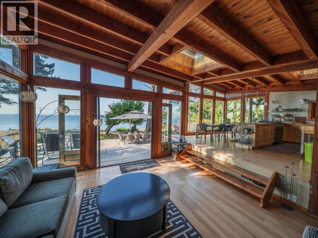 1586/1592 VANCOUVER BLVD - 21