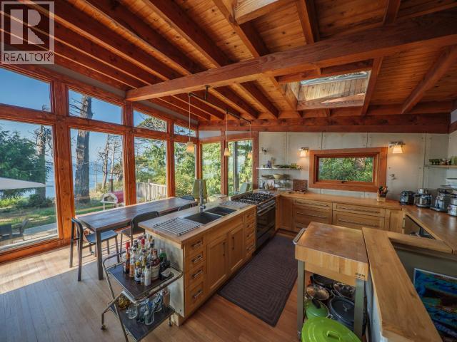 1586/1592 VANCOUVER BLVD - 5