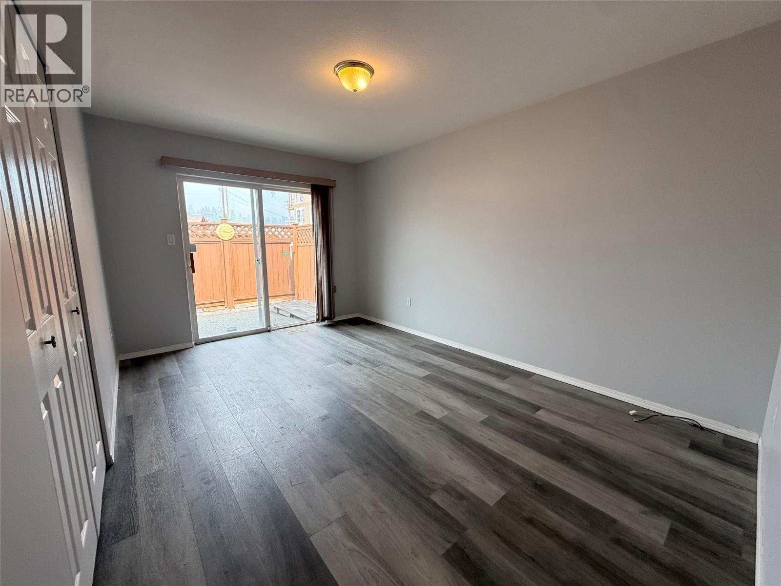 #6 2760 Voght Street - 14