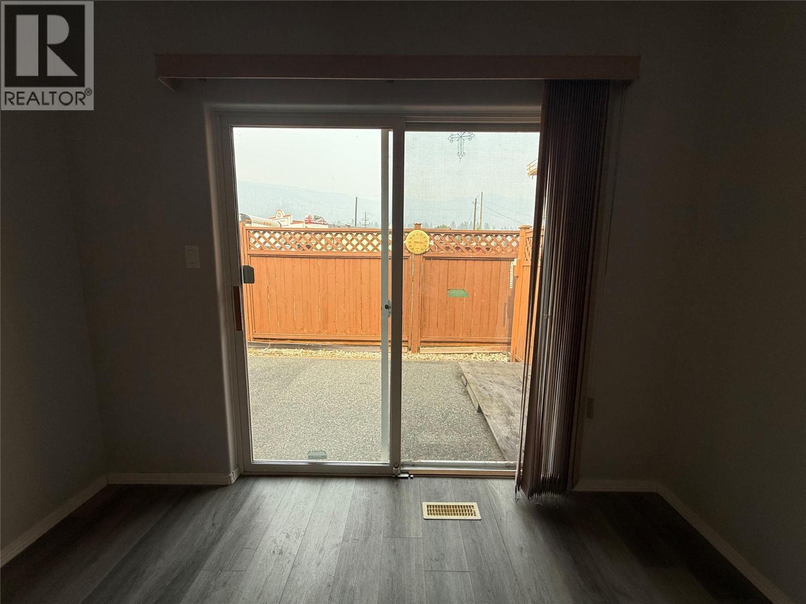 #6 2760 Voght Street - 18