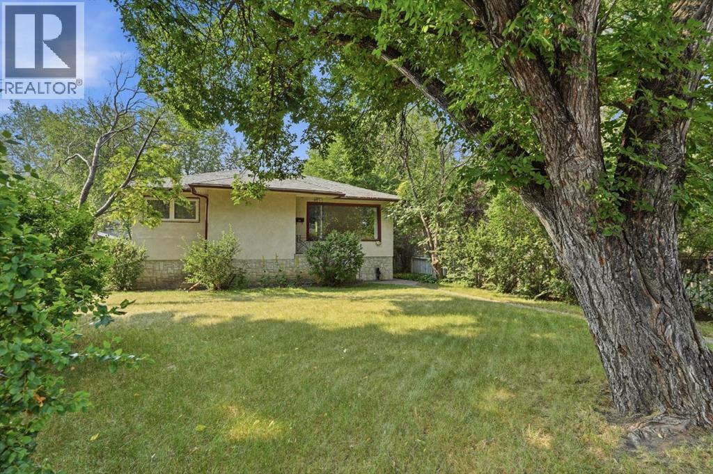 235 32 Avenue NW, Calgary — photo 2