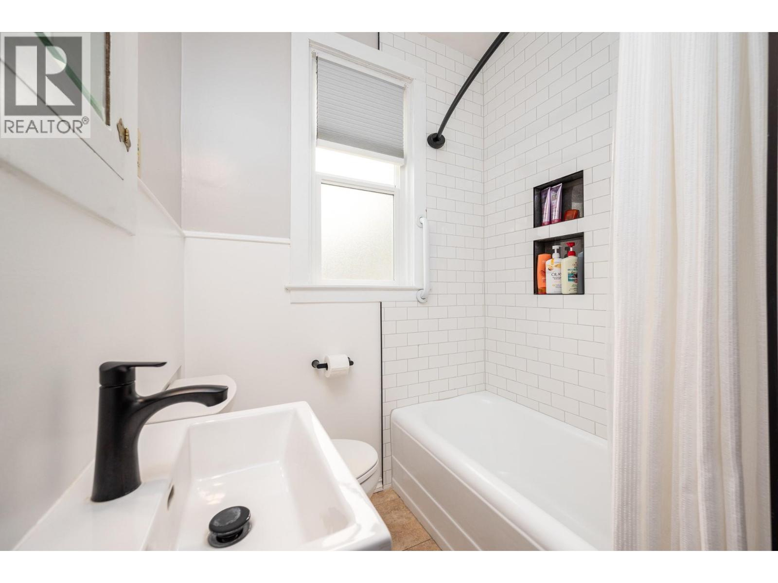 2605 27 Street - 12