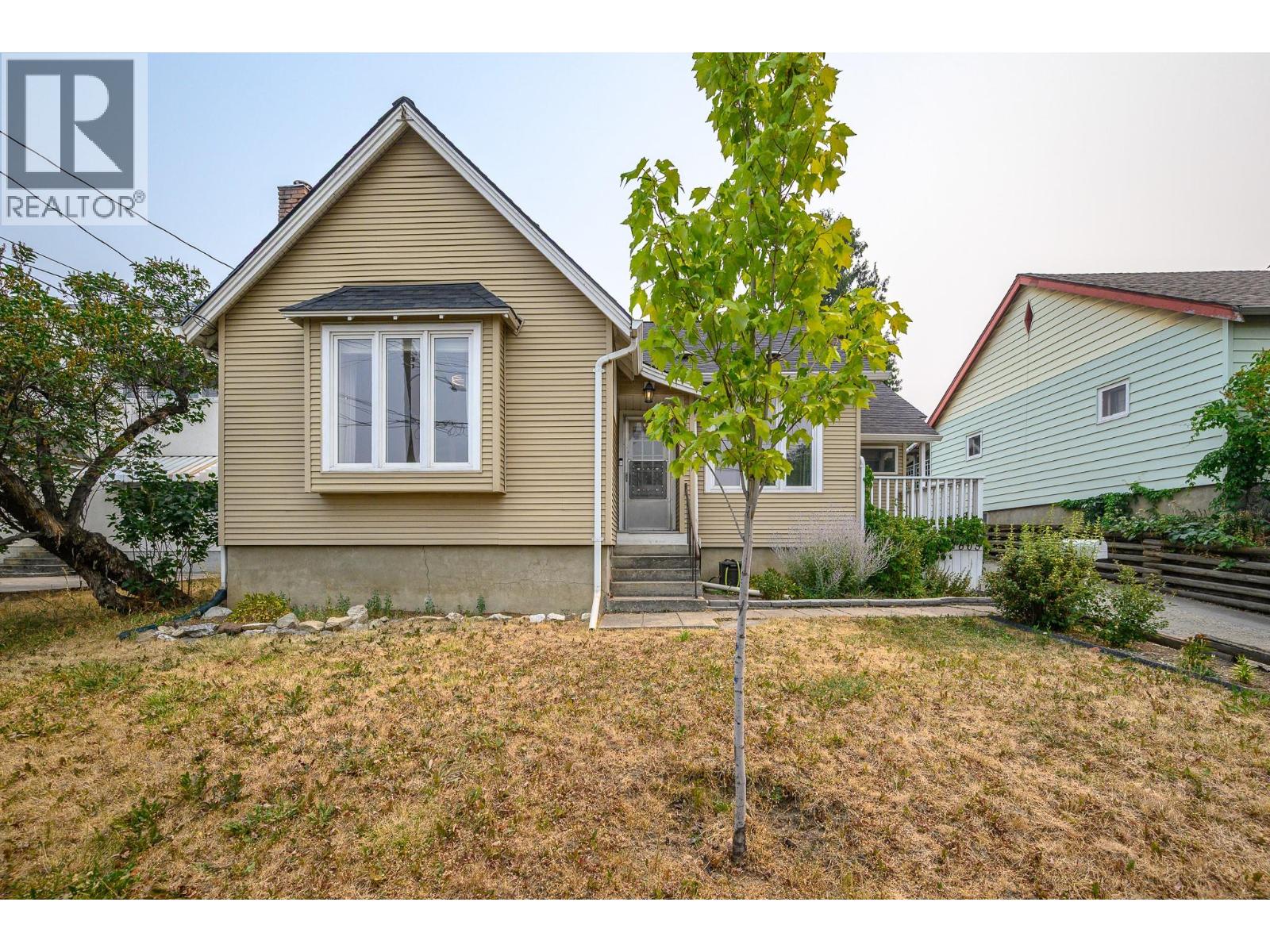 2605 27 Street - 32