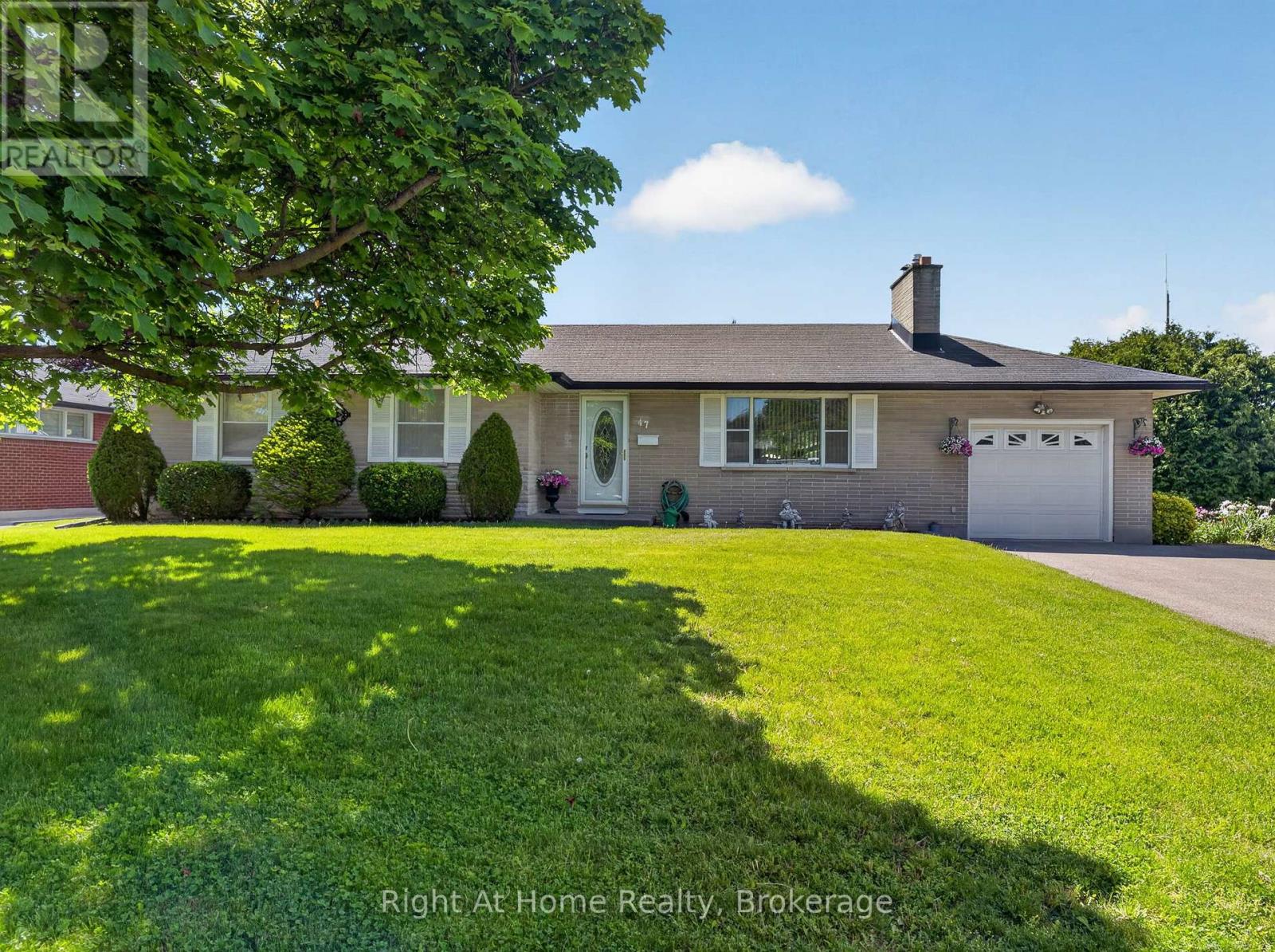 47 CHURCHILL AVENUE - 1