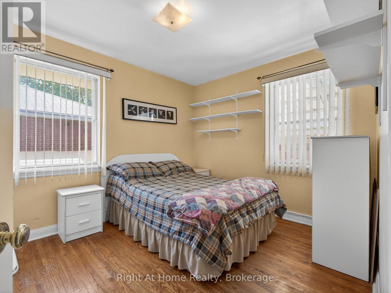 47 CHURCHILL AVENUE - 26