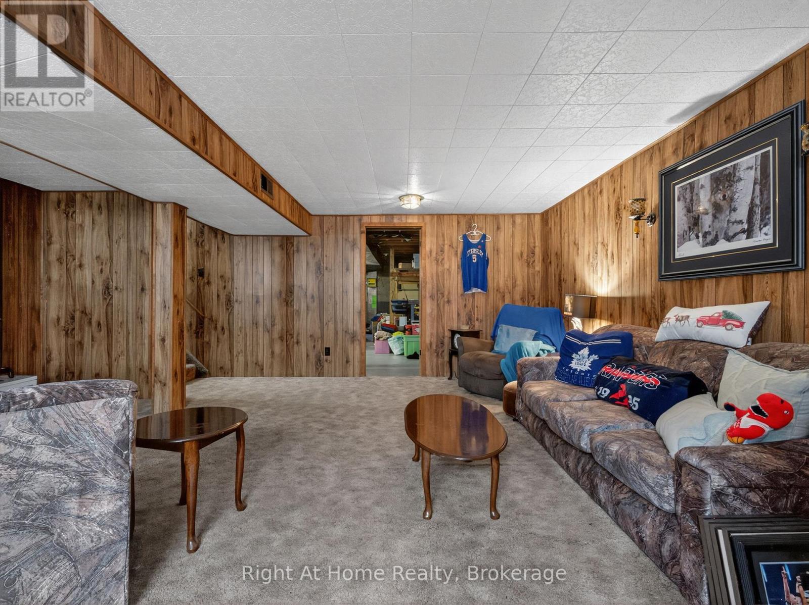 47 CHURCHILL AVENUE - 31