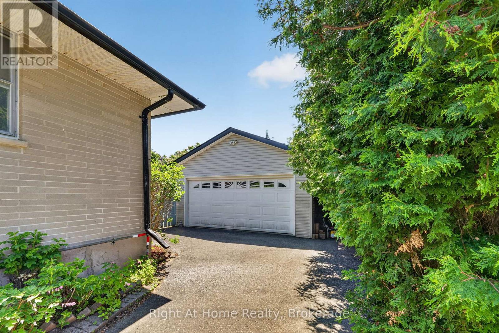 47 CHURCHILL AVENUE - 6