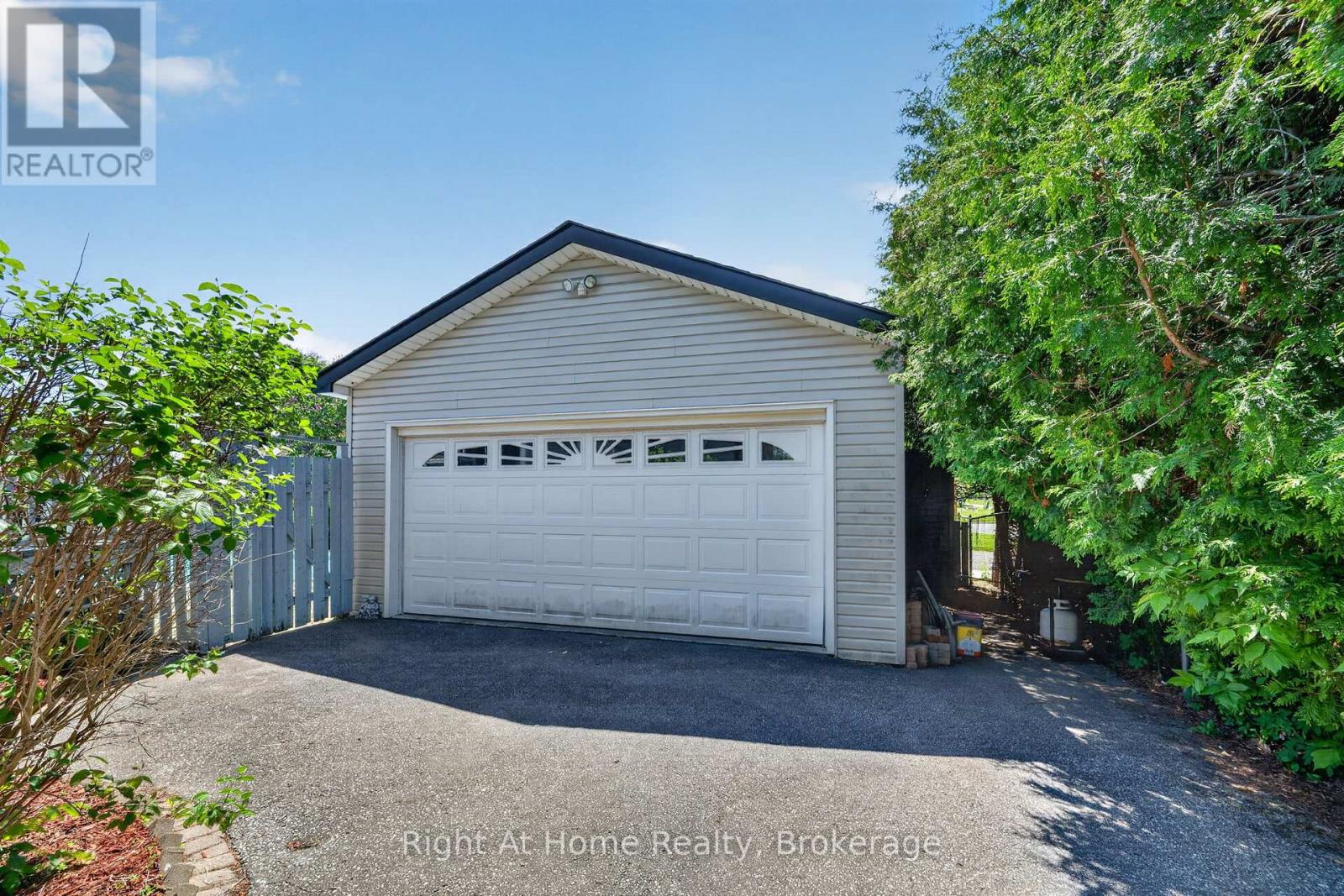 47 CHURCHILL AVENUE - 7