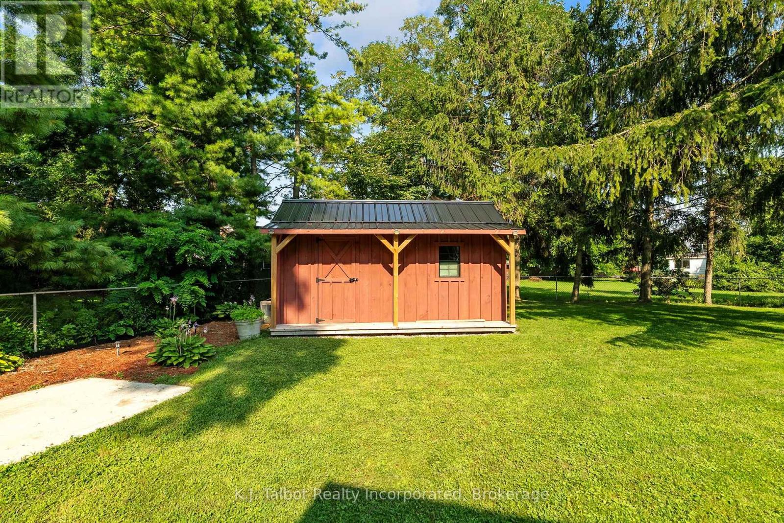 4 JOHN AVENUE - 44