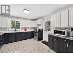 Kitchen - 4 John Avenue, Bluewater, ON N0M1G0 Photo 13