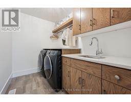 645 Anton Crescent, Kitchener, ON N2R0T8 Photo 20