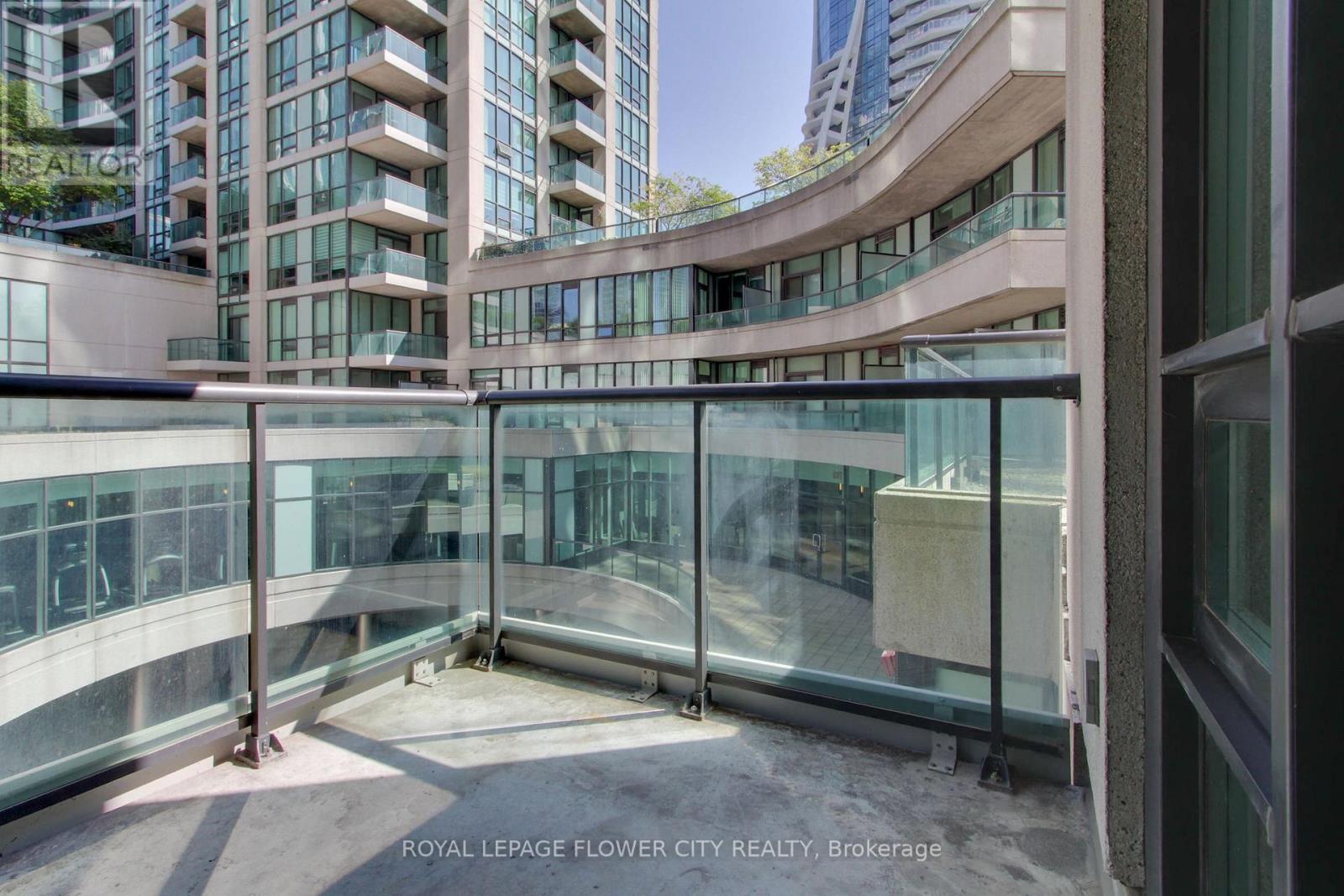 #302 12 YONGE STREET - 37