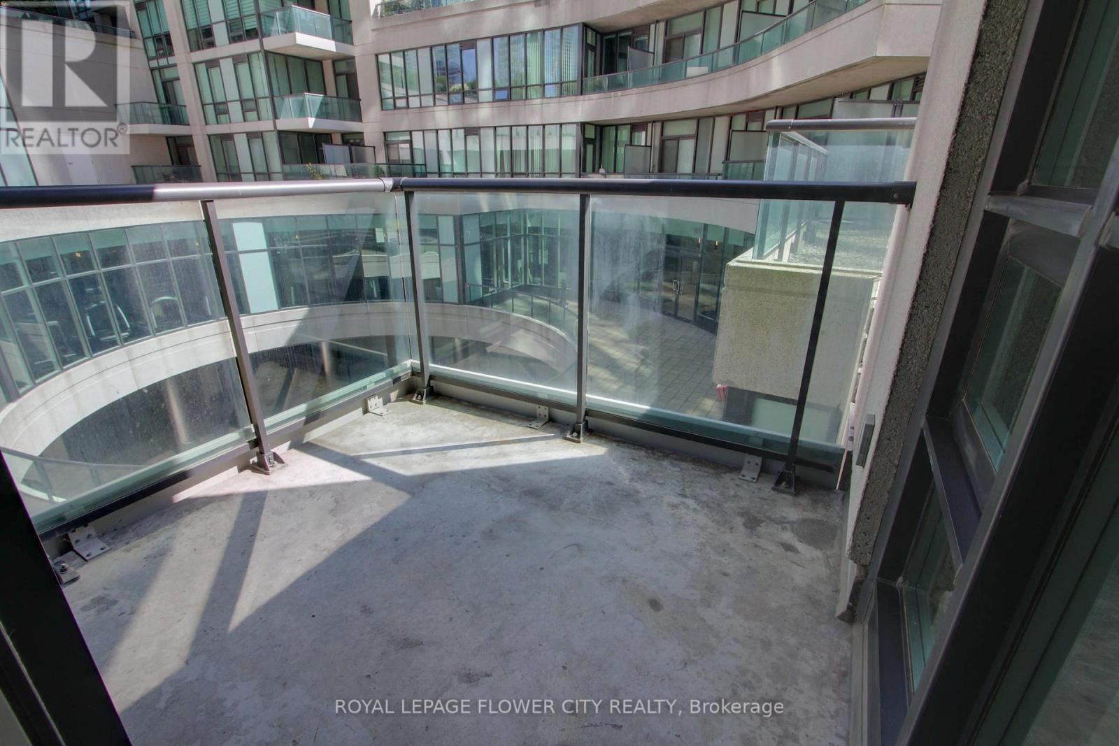 #302 12 YONGE STREET - 38