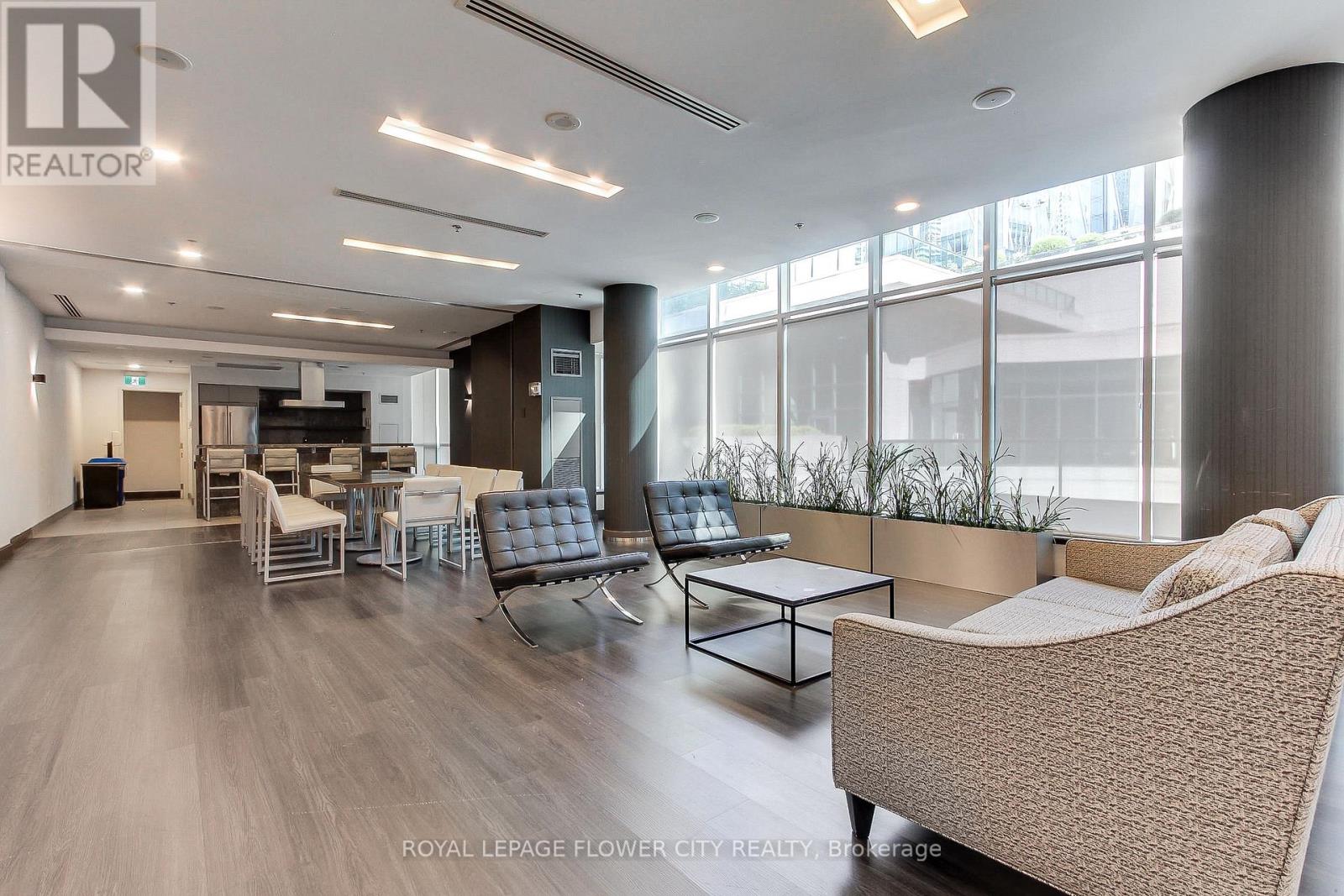 #302 12 YONGE STREET - 41