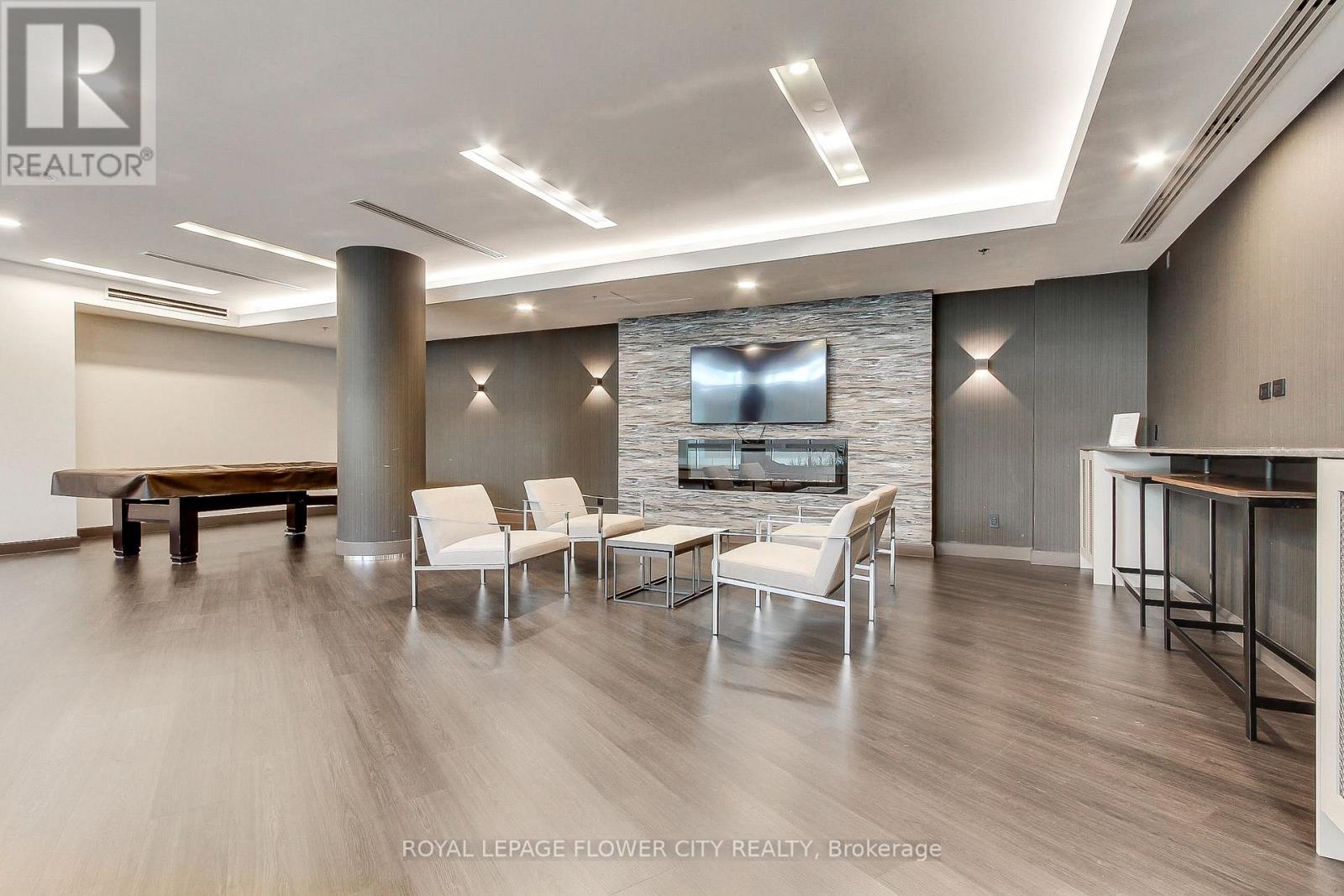 #302 12 YONGE STREET - 42