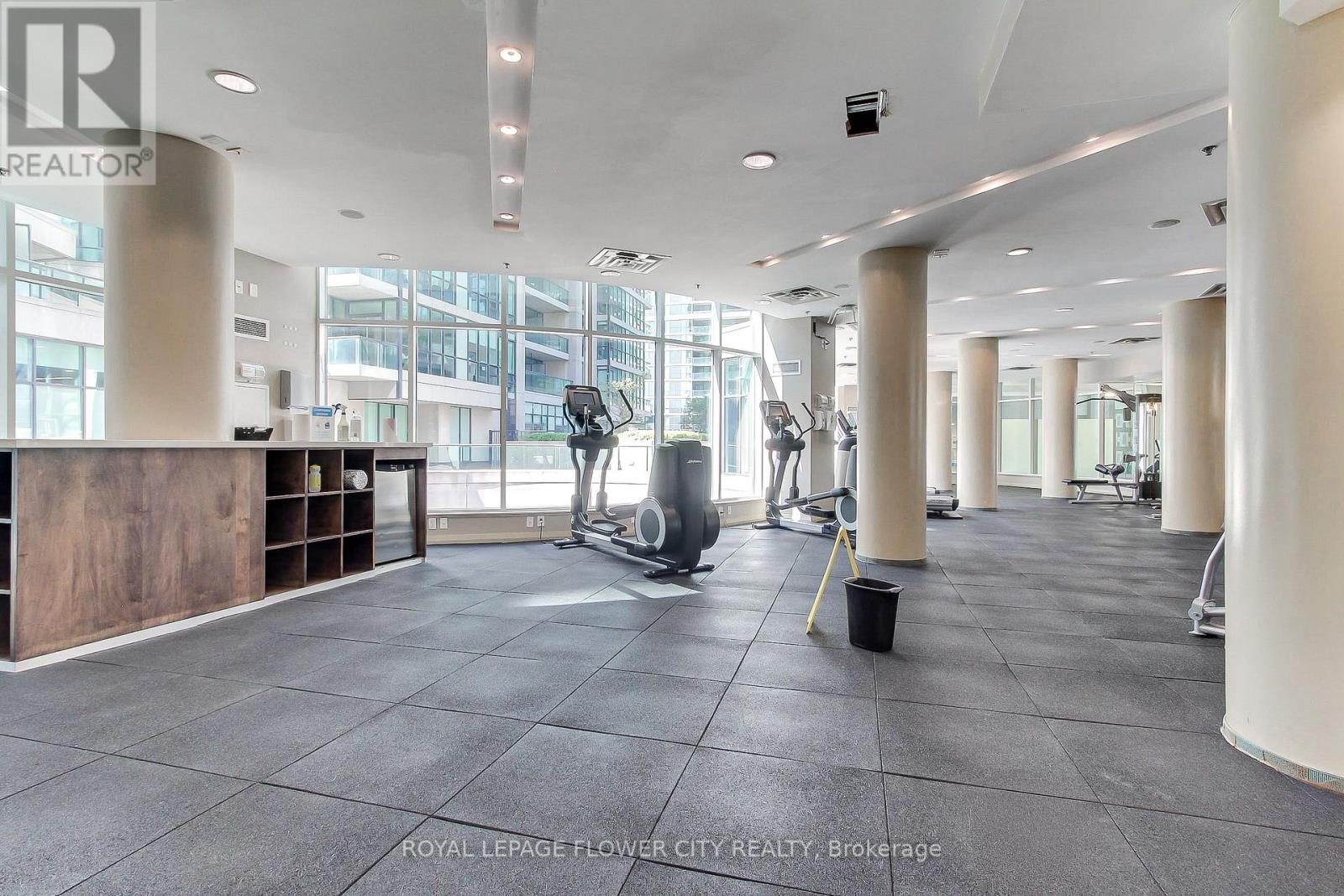 #302 12 YONGE STREET - 43