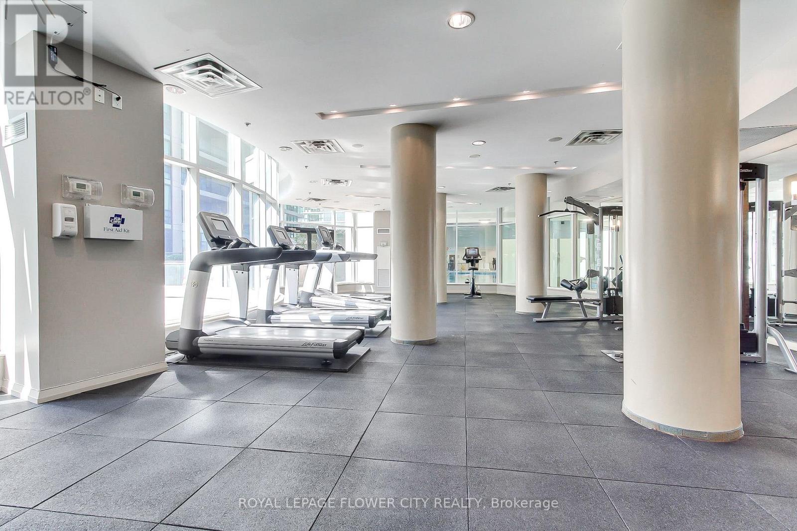 #302 12 YONGE STREET - 44