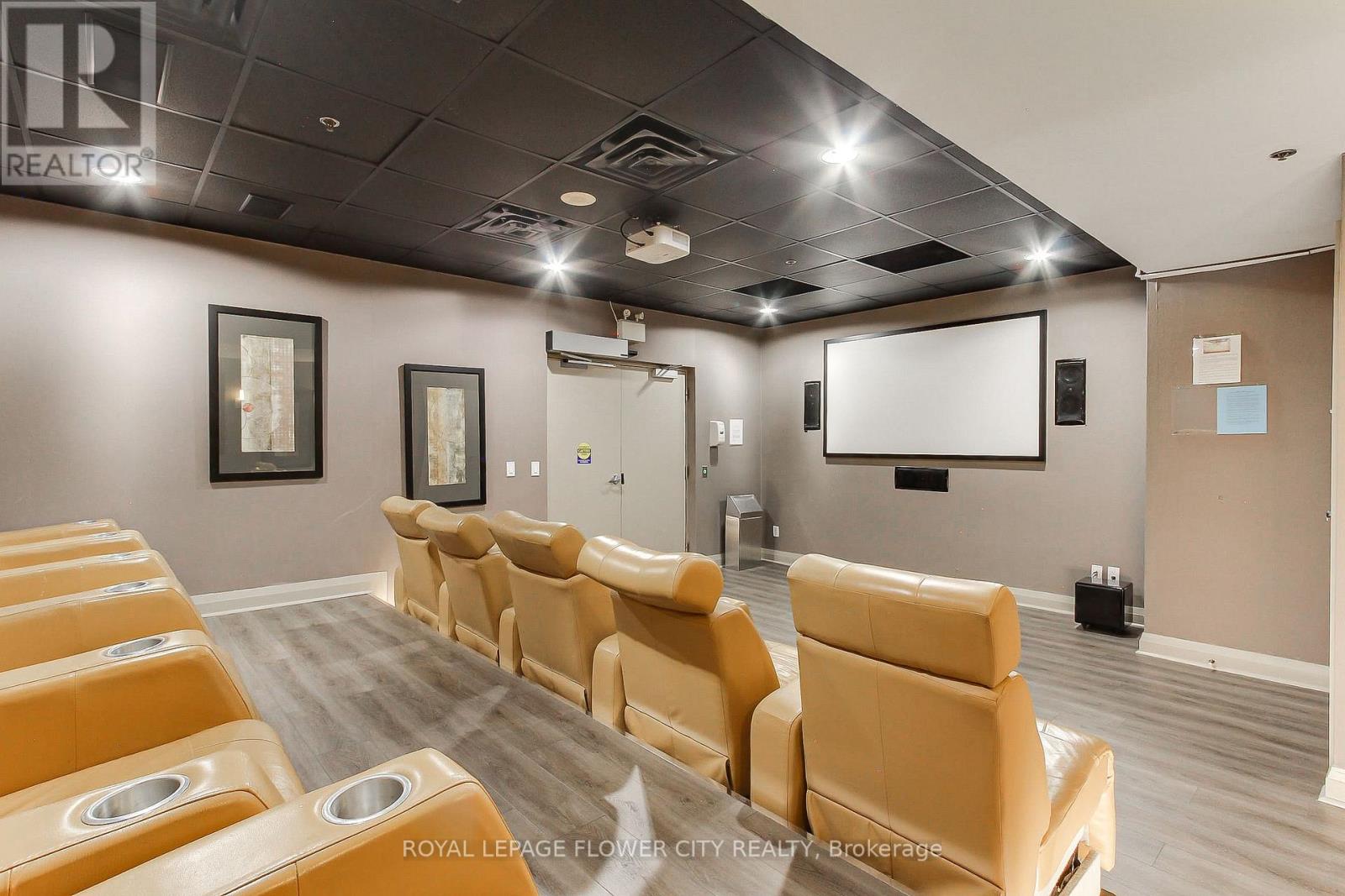 #302 12 YONGE STREET - 45