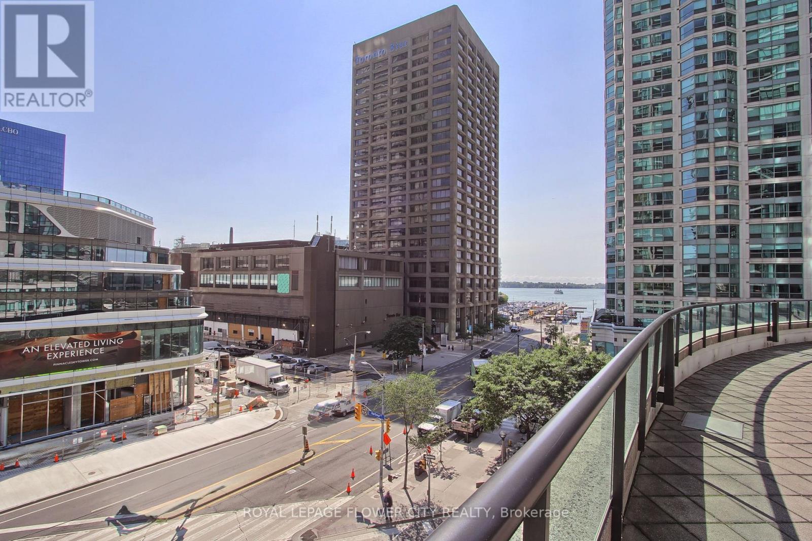 #302 12 YONGE STREET - 48