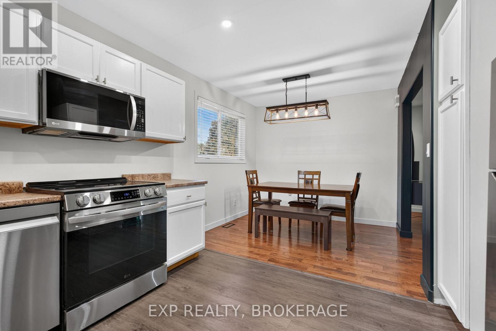 659 SUSSEX BOULEVARD - 12