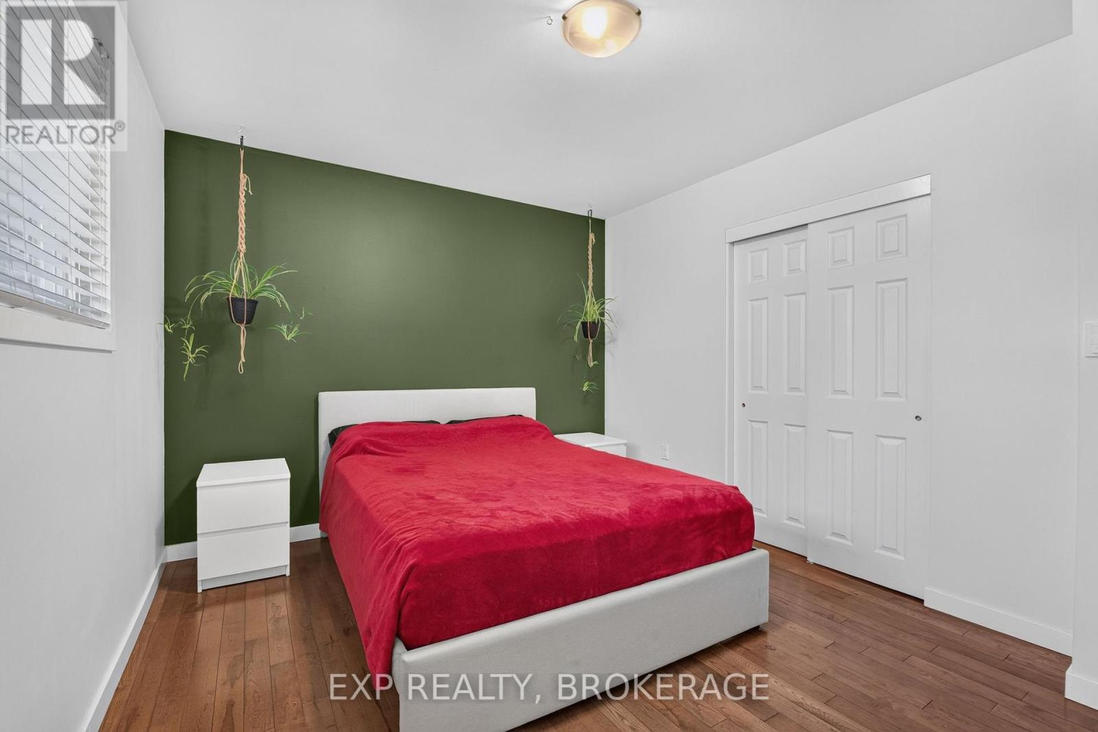 659 SUSSEX BOULEVARD - 14