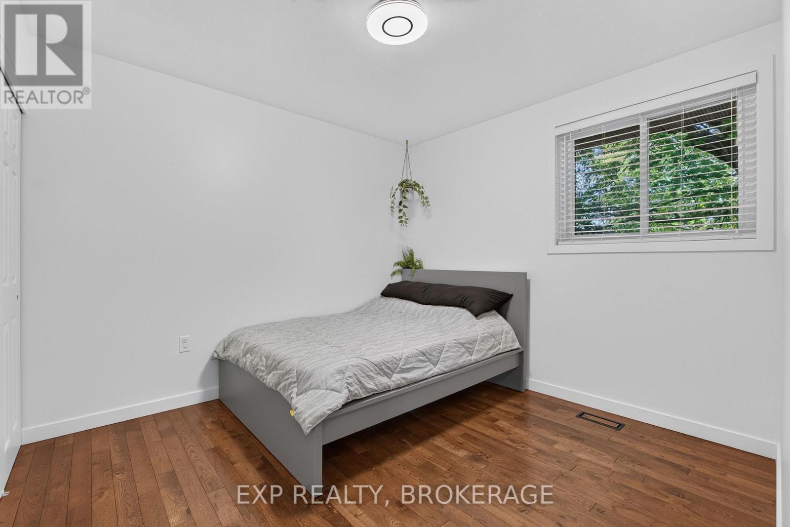 659 SUSSEX BOULEVARD - Image 17