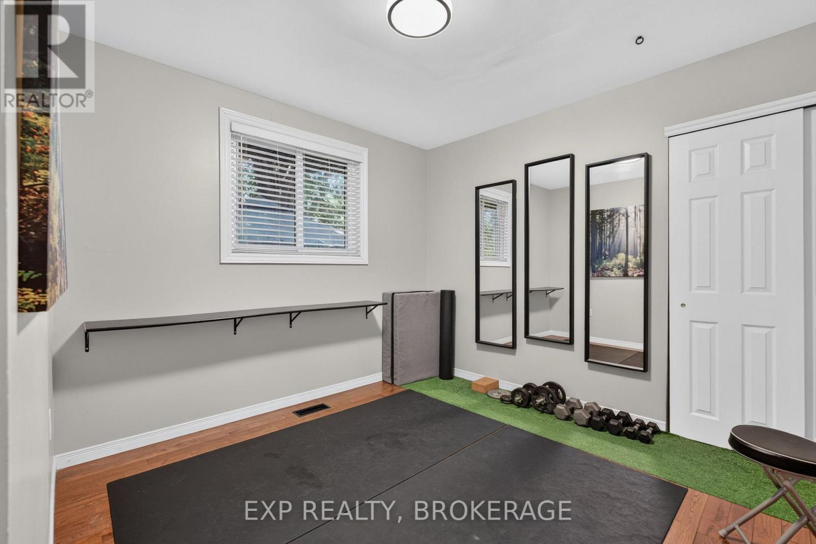 659 SUSSEX BOULEVARD - 18