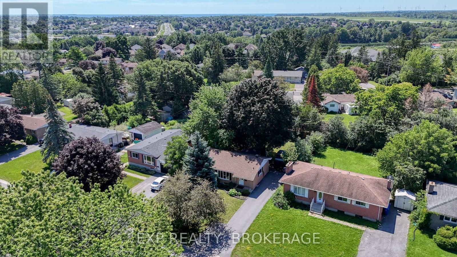 659 SUSSEX BOULEVARD - Image 31