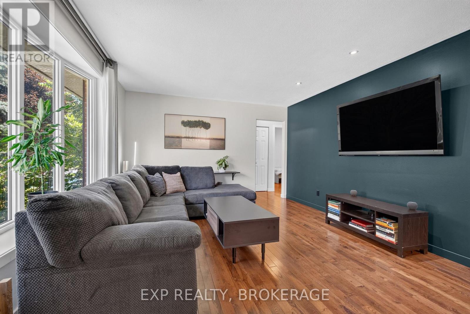 659 SUSSEX BOULEVARD - Image 7