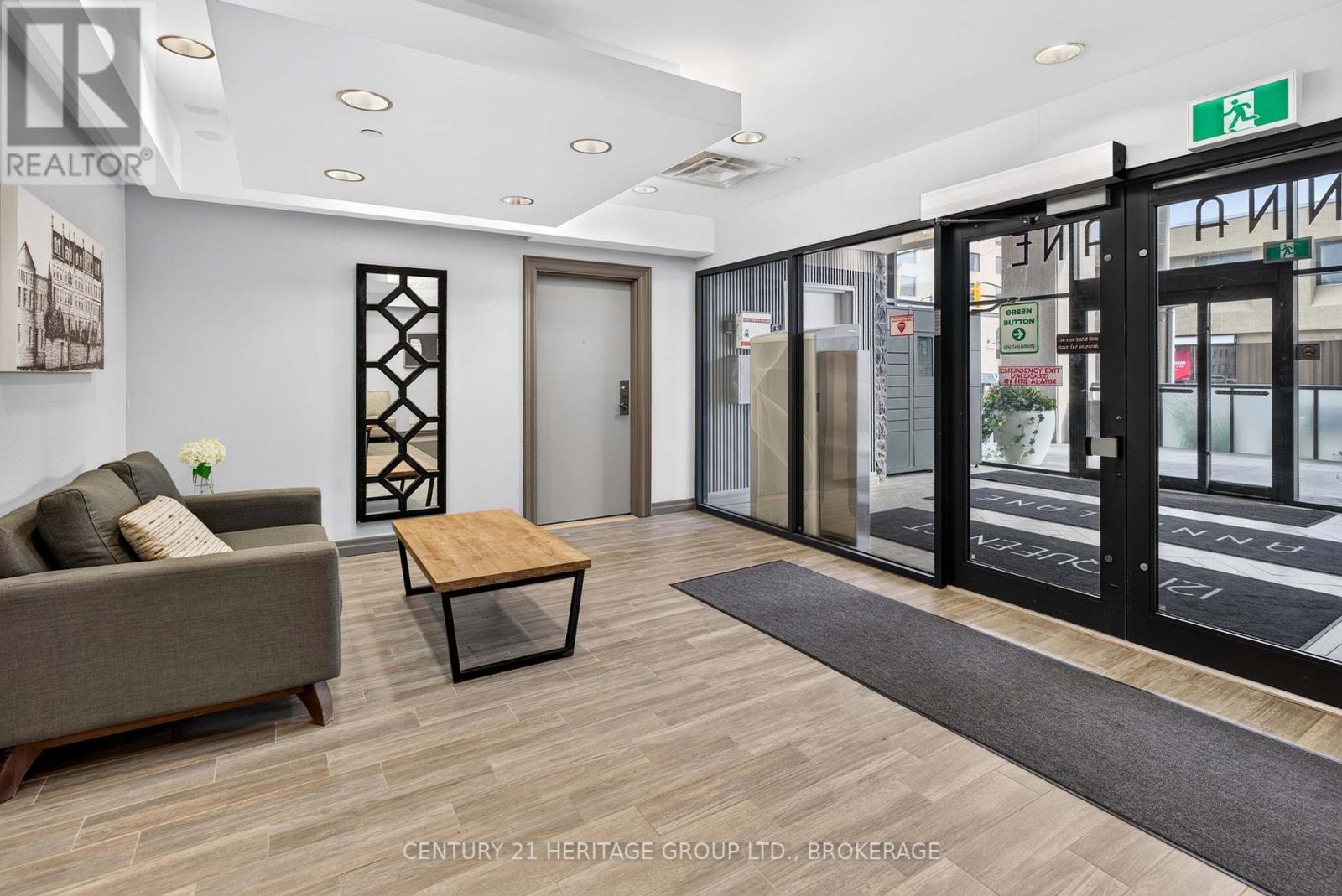 #A1 121 QUEEN STREET - Image 4