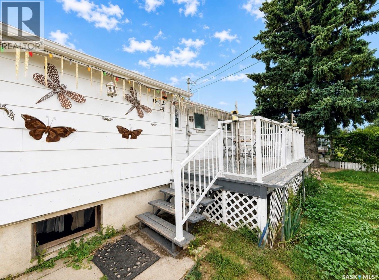 215 Ash STREET, Outlook — photo 3