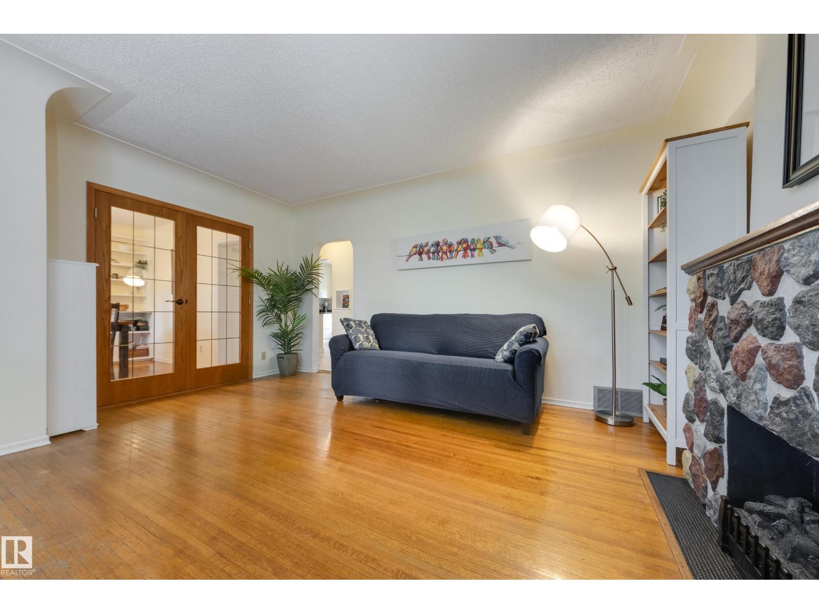 10644 65 AV NW - 5
