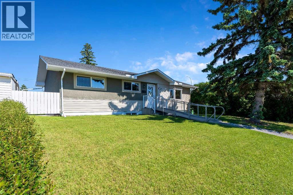 629 Agate Crescent Southeast