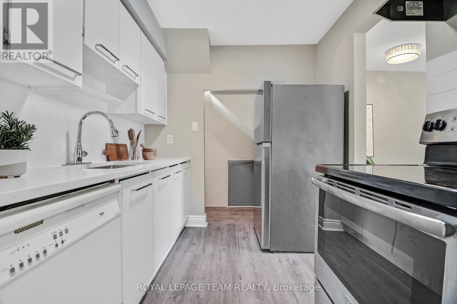 38A FORESTER CRESCENT - 8