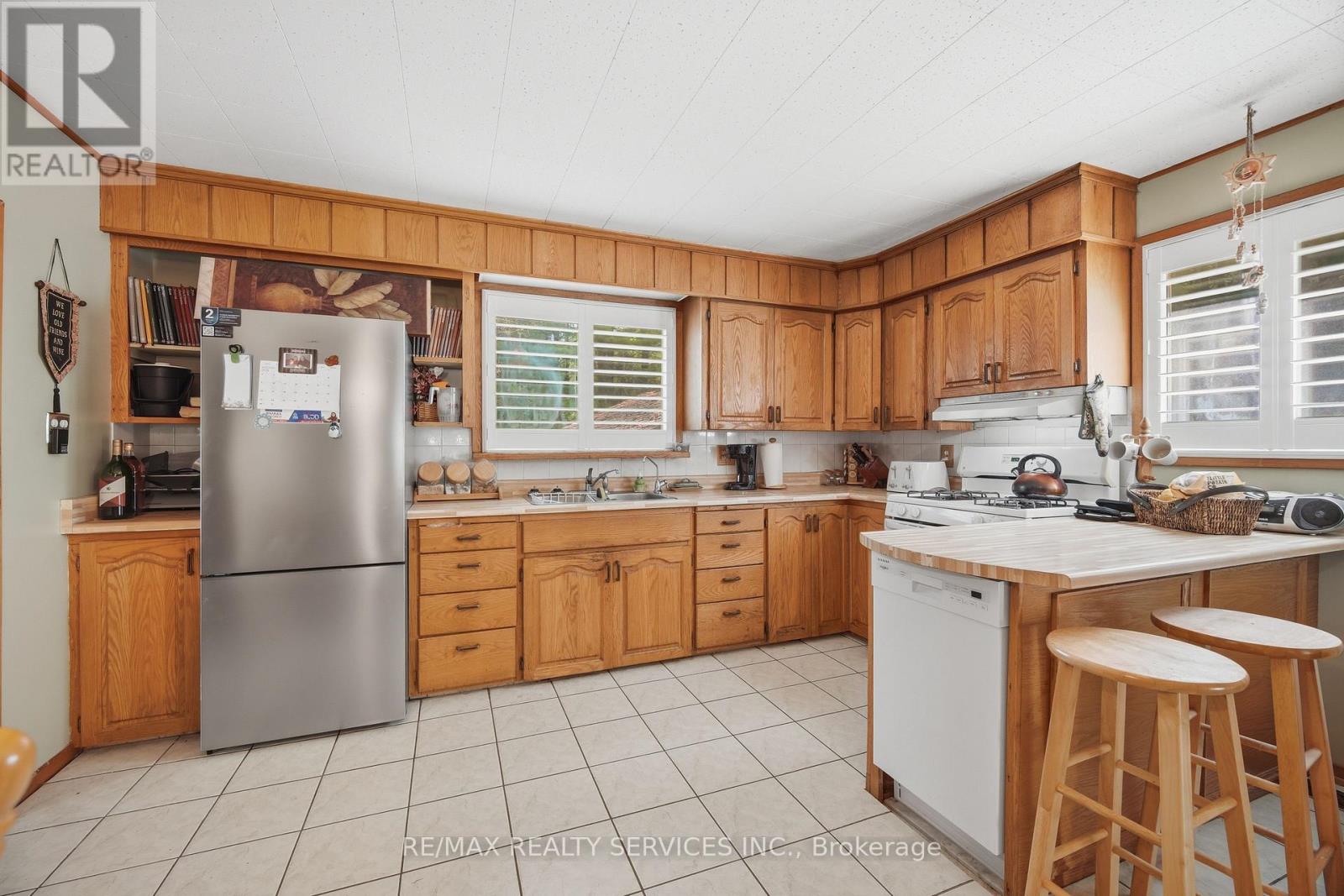 43 MAPLE AVENUE - 18