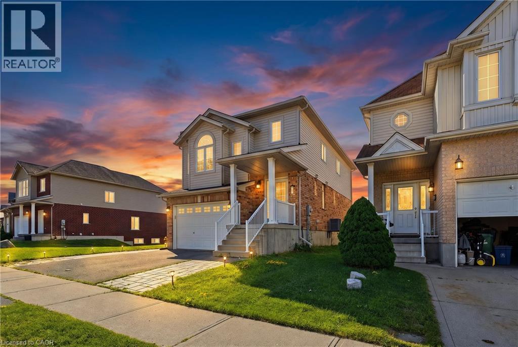 287 WESTMEADOW Drive Unit# UPPER — photo 3