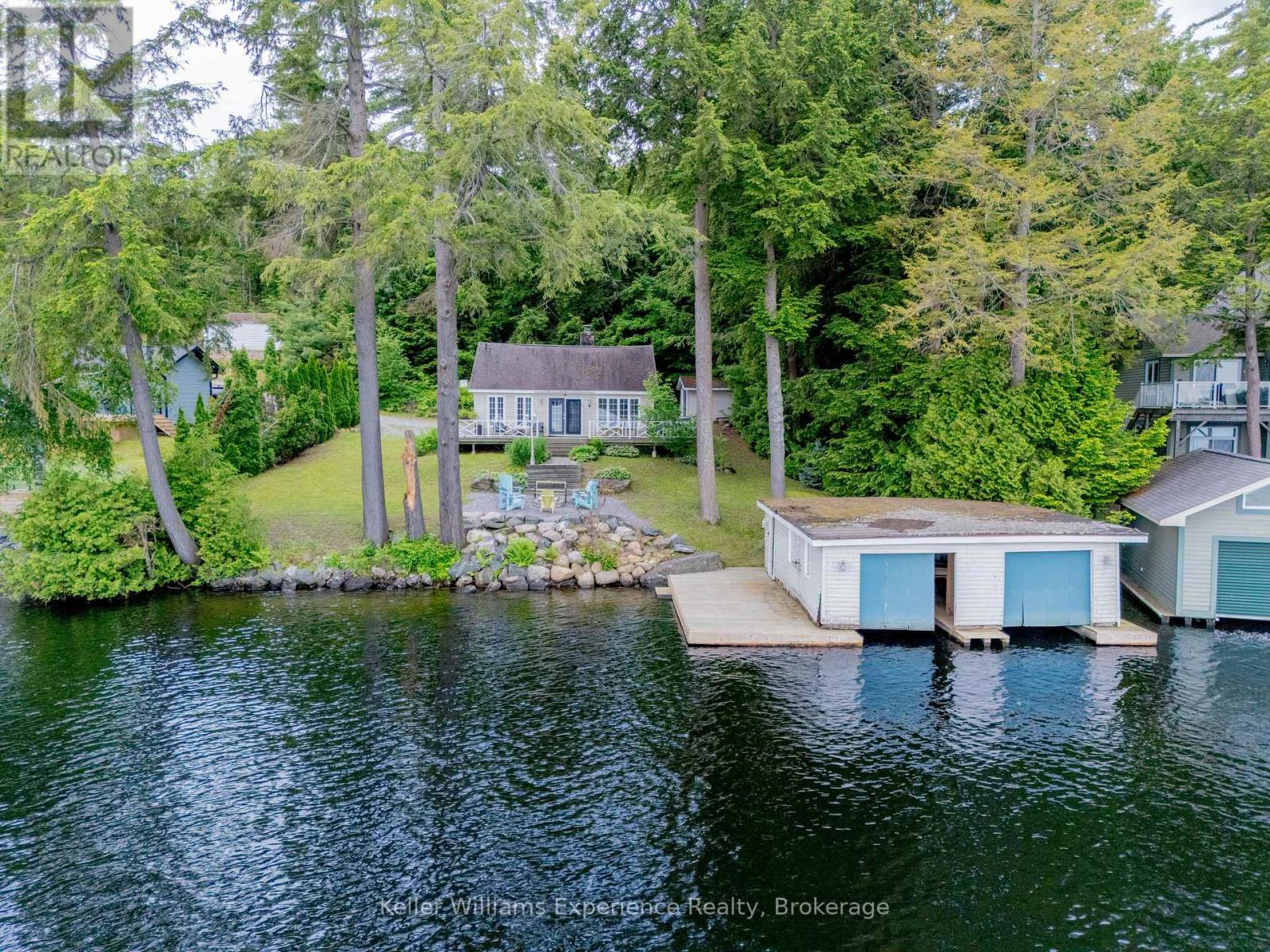 #2 1018 GEORGINA WAY - 2