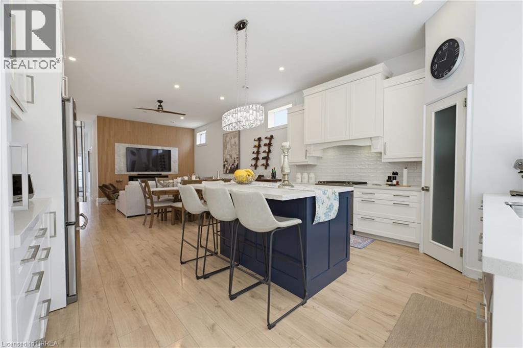 2-bedroom home for sale at 33 ELGIN Street, Brantford ON · photo 13 of 28