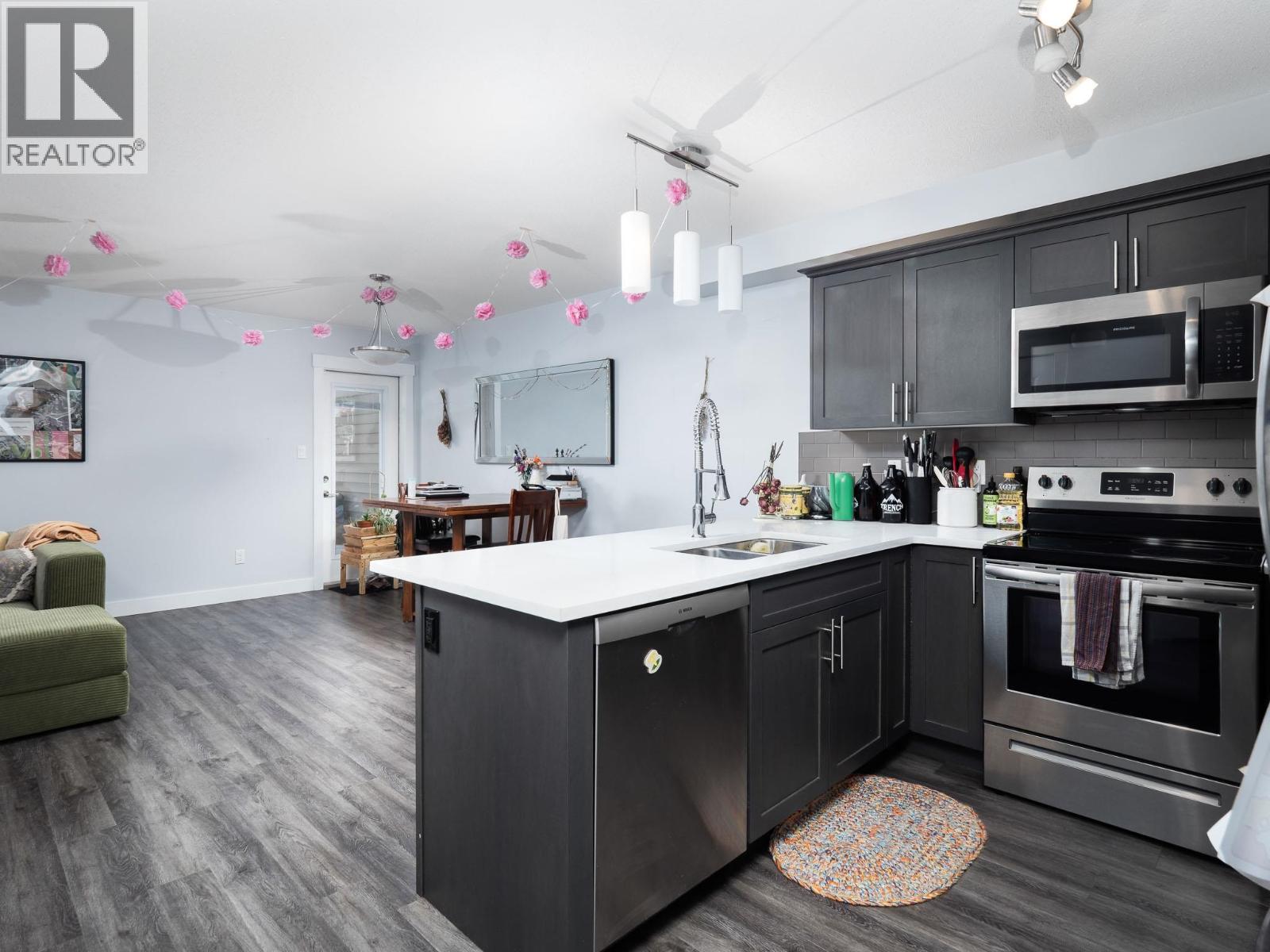 #803 6798 WESTGATE AVENUE - Image 3