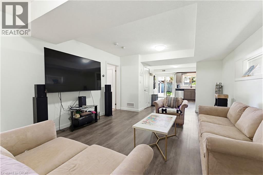 399 GREENFIELD Avenue - 24