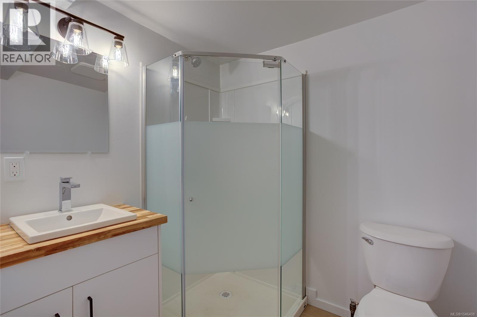 26 Stevens Cres - 24